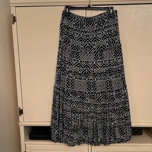 JM Collection Tiered skirt.